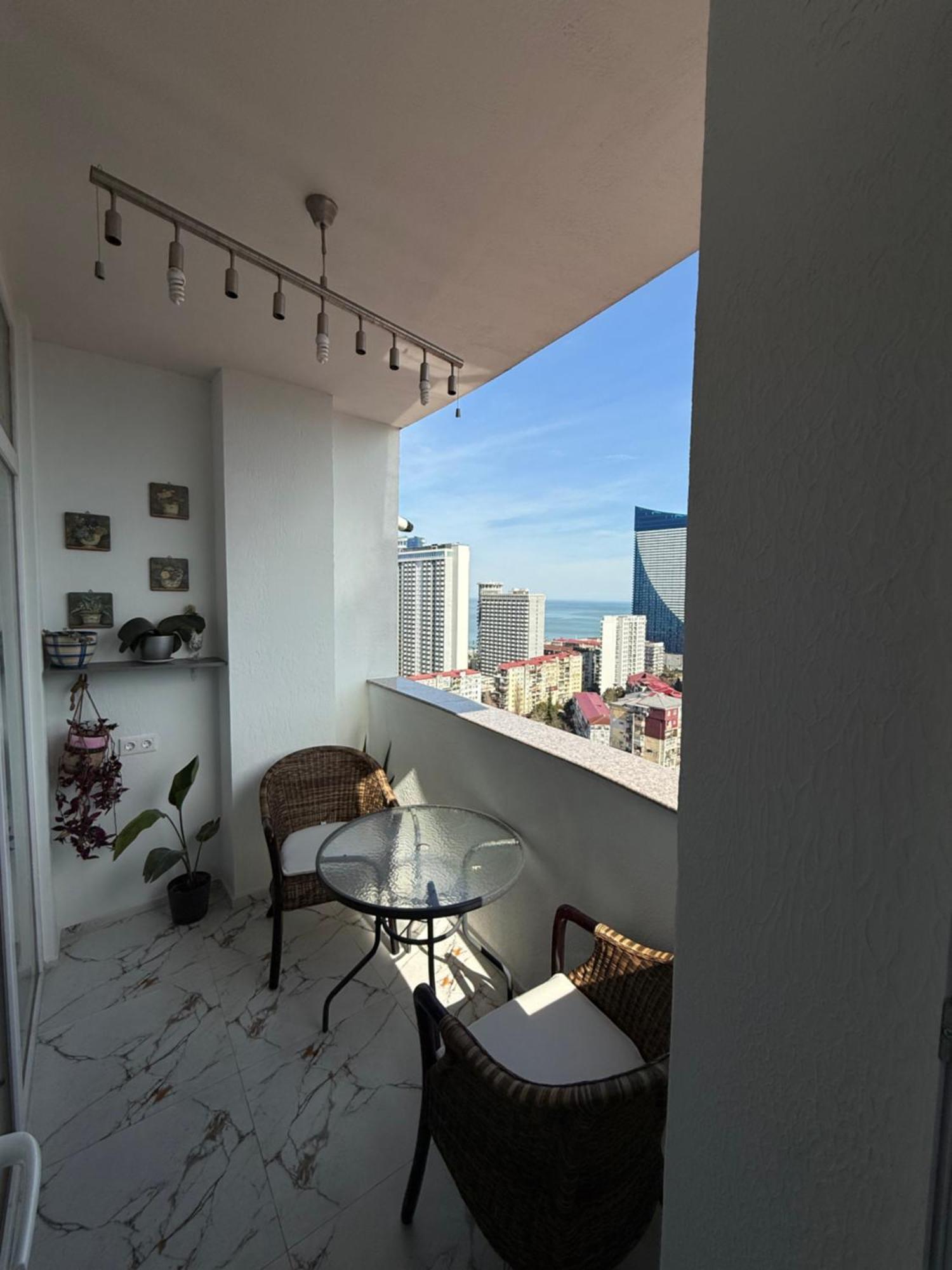 Tamuna'S Cozy Apartment Batumi Exterior photo
